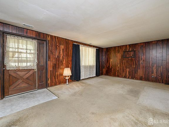 5th image of 839 Bowman Rd