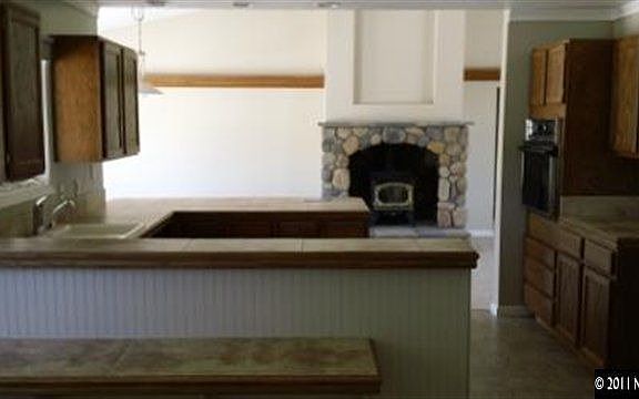 4th image of 50 Luzier Ln