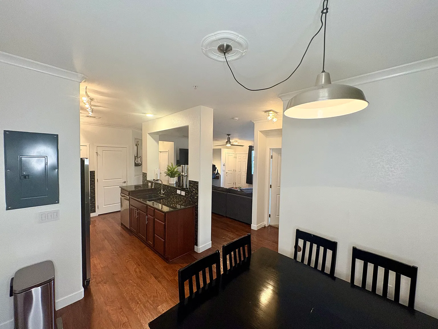 2 bed, 1124 sqft, $2,289 — Photo 4