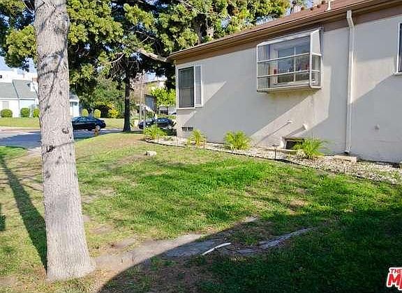4th image of 1001 S Bundy Dr