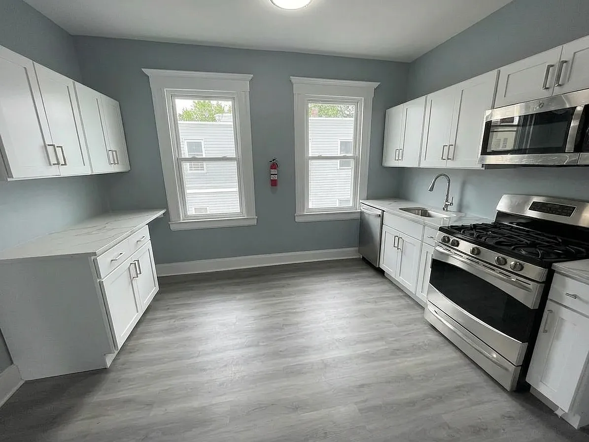 4 bed, 1200 sqft, $2,500 — Photo 3