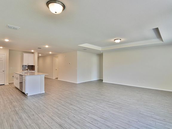 4th image of 4740 Greenham Ln