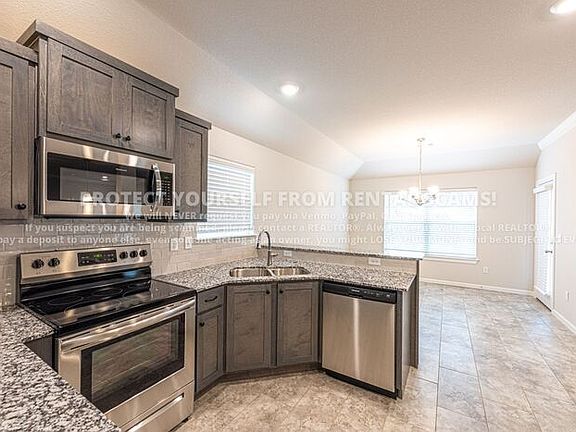 5th image of 371 W Tyler Rd