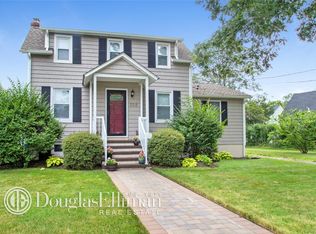 258 Richmond Ave, Amityville, NY 11701