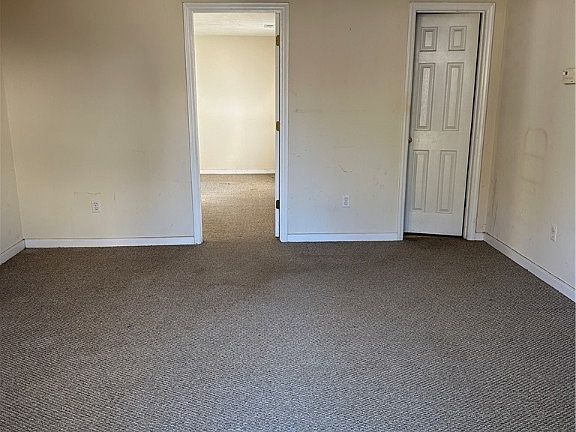 2nd image of 4000 Harvie Rd