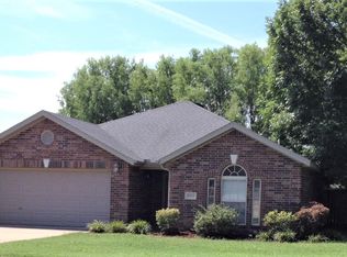 3921 W Tanyard Dr, Fayetteville, AR 72704