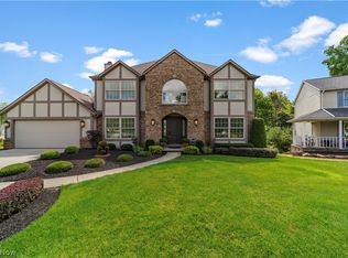 10187 Versailles Dr, Strongsville, OH 44136