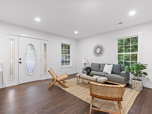 4th image of 214 Trenton St