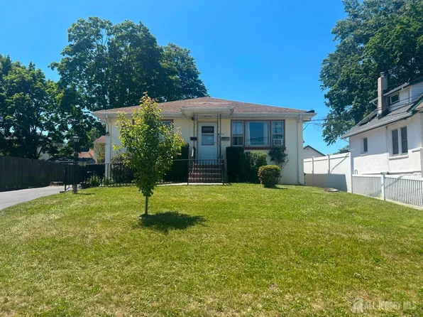 129 Hampton St, Metuchen, NJ 08840