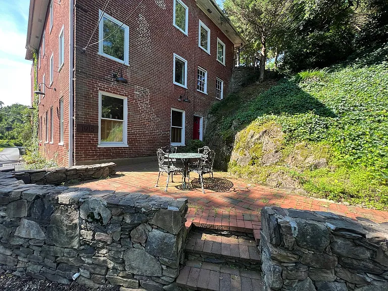 1915 E Market St #3 — Photo 43