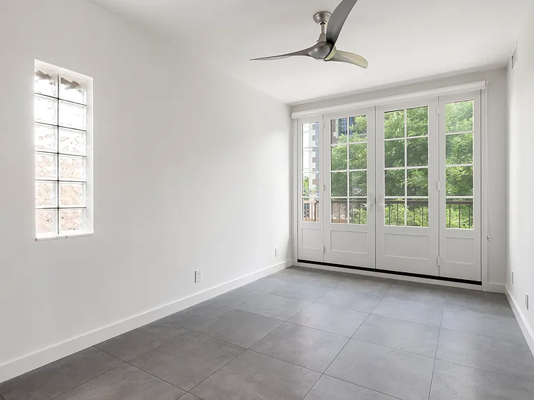 316 19th St #PENTHOUSE — Photo 2