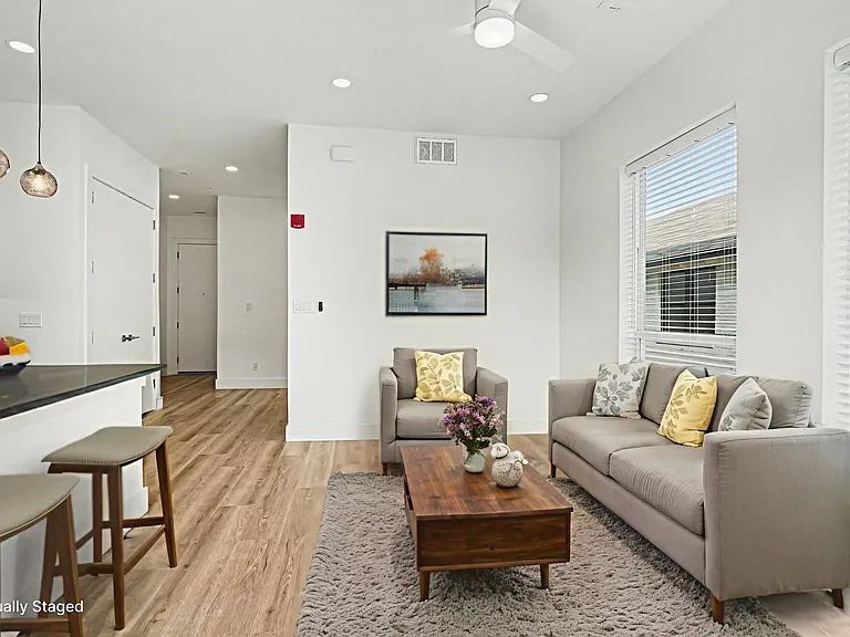 2217 N Fitzhugh Ave #203 — Photo 9