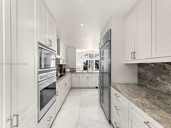 5th image of 2042 Fisher Island Dr #2042
