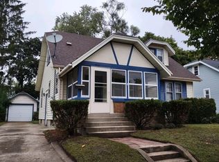 933 Beechwood St NE, Grand Rapids, MI 49505