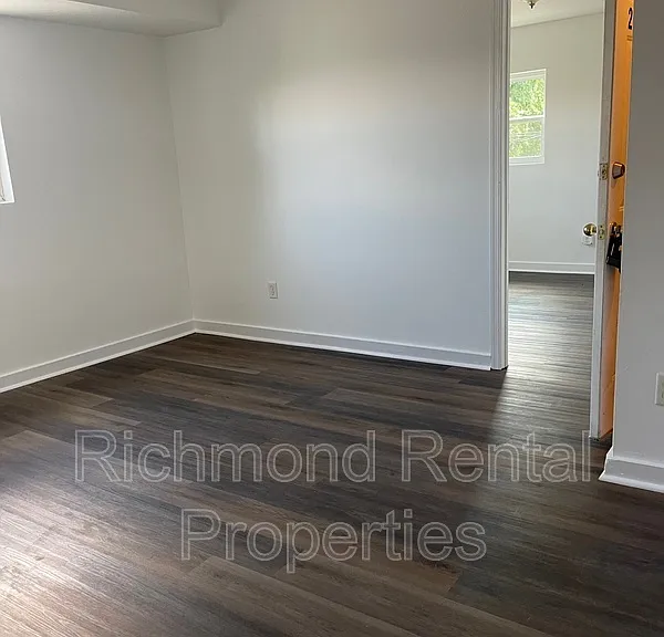 2908 E Clay St #1 — Photo 3