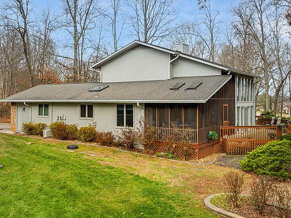 5th image of 135 Inata Cir