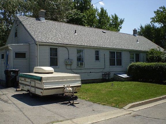3rd image of 3 Curwood Ct