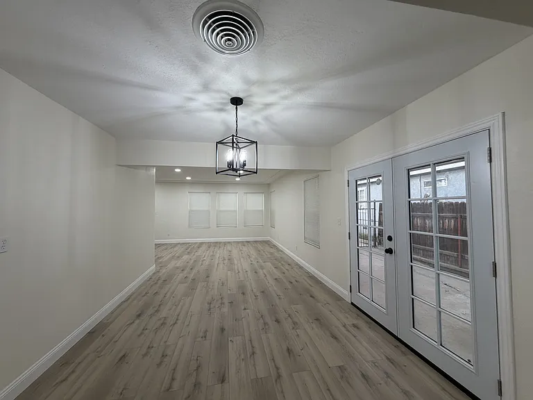 1207 El Tejon Ave #1 — Photo 5