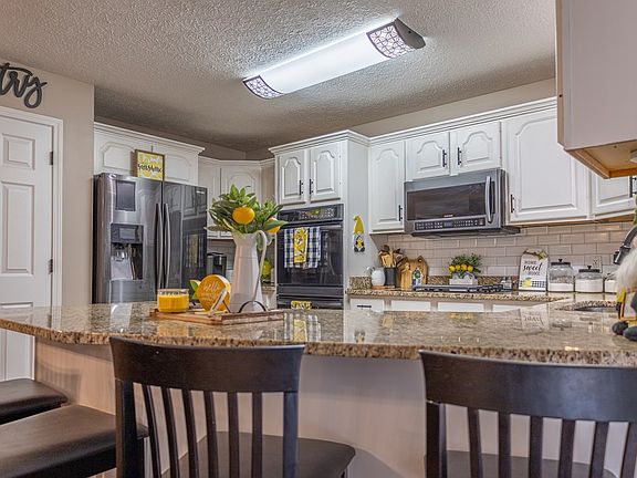 4th image of 116 Stonehenge Dr