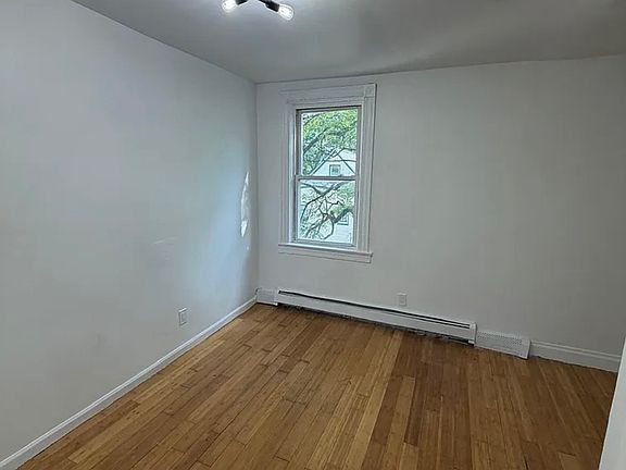 5th image of 9 Ellington St #3L