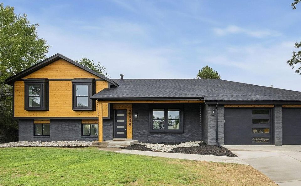 1st image of 2938 Glendevey Dr