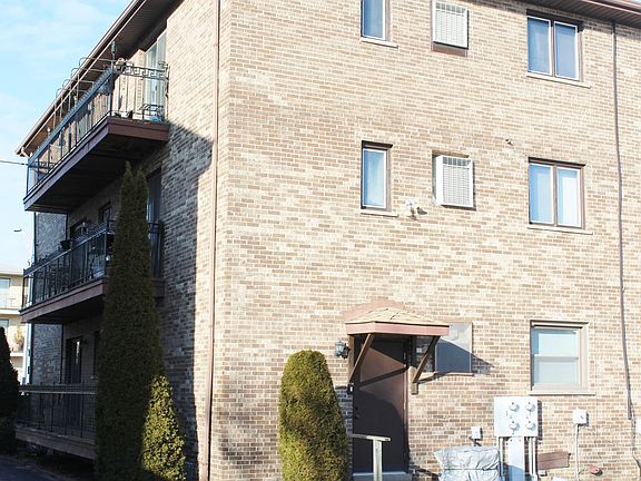 3rd image of 10323 S Austin Ave Floor 2