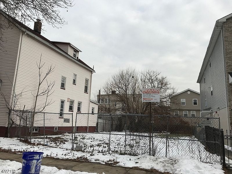 1st image of 214-216 S 6th St