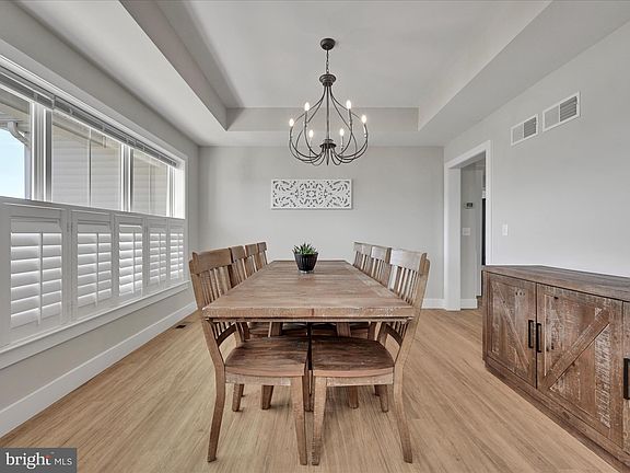 5th image of 120 Chateau Cir