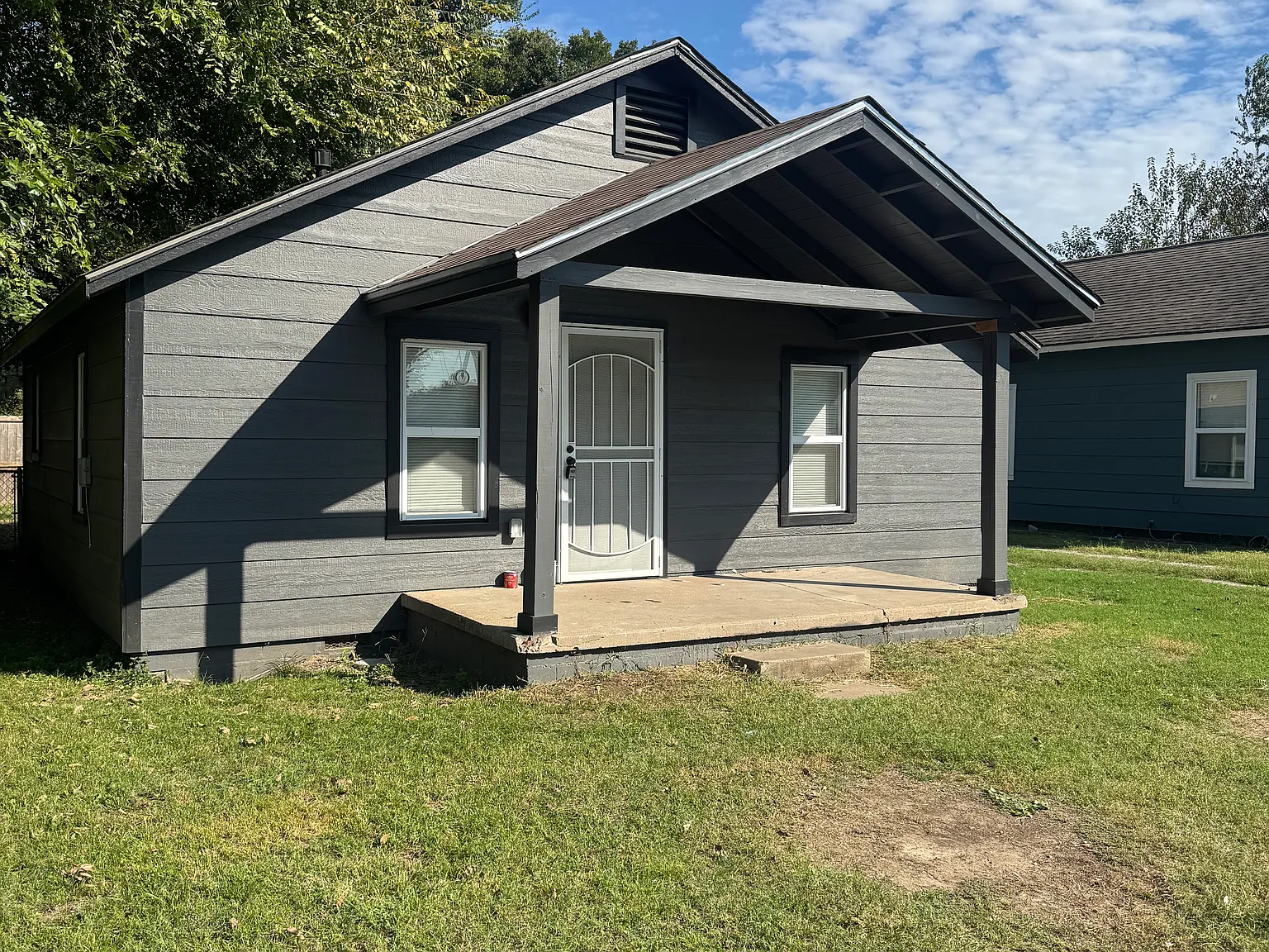 2 bed, 800 sqft, $1,100 — Photo 1