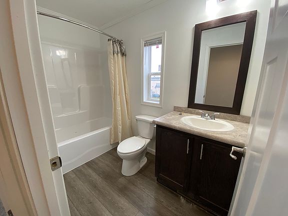 5th image of 425 Brookdale Dr #425