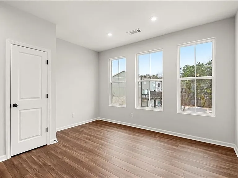 741 Payton Ln — Photo 21