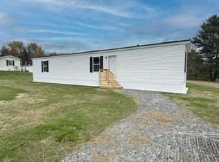 7 Spring Dr, Farmingdale, ME 04344