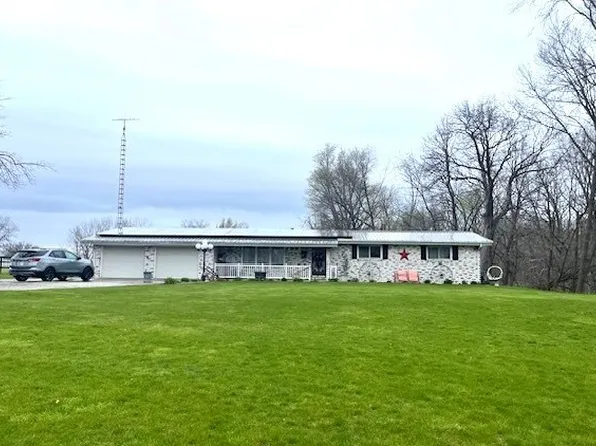 17525 N 450 East Rd, Fithian, IL 61844