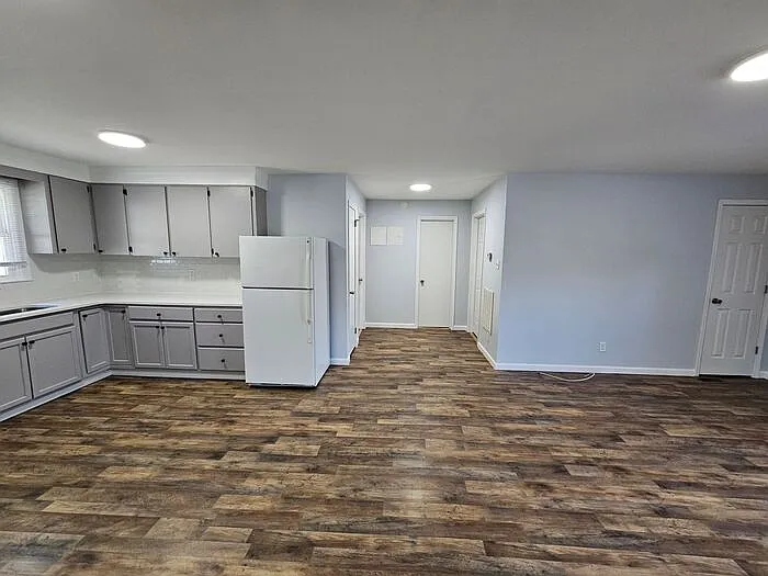 2 bed, 1.0 bath, $1,025 — Photo 4
