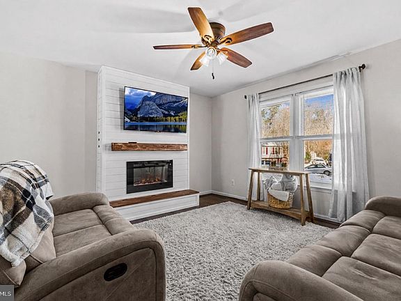 3rd image of 11506 Timberwood Rd