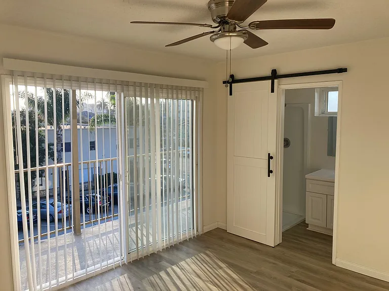650 Linden Ave — Photo 64