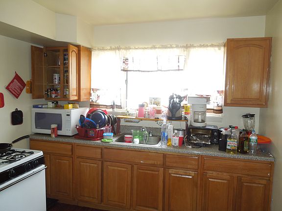 5th image of 234 Targee St