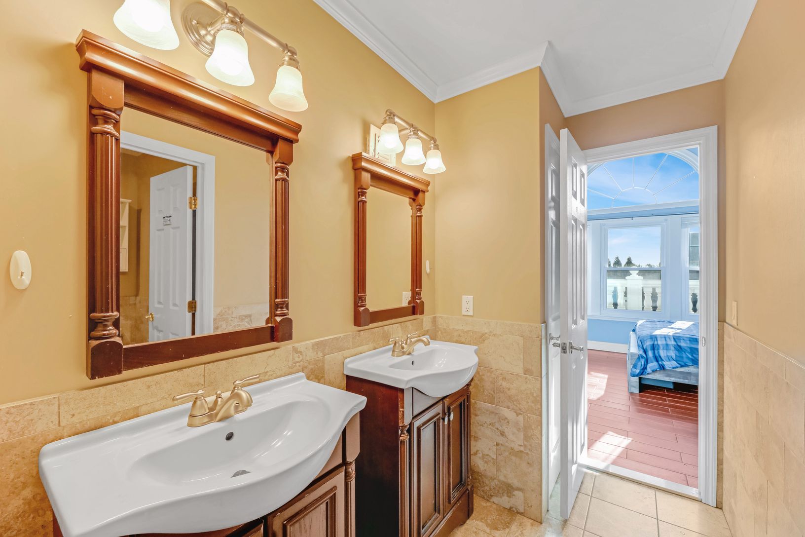  Jack & Jill Bathroom