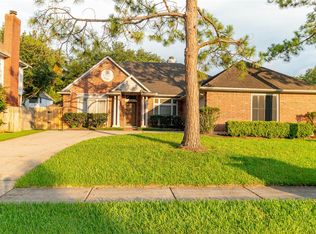 826 Quiet Spring Ln, Houston, TX 77062