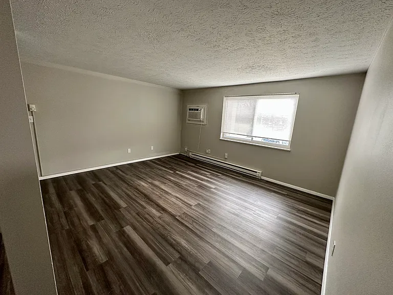 660 S Shore Ct #660 — Photo 4