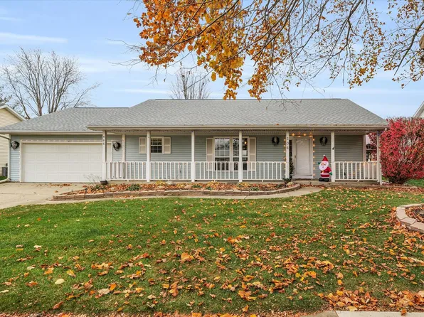 506 Rosewood, Saint Joseph, IL 61873