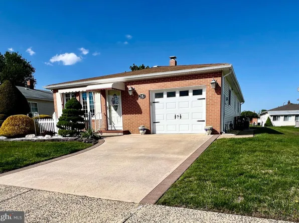 16 Tivoli St, Toms River, NJ 08757