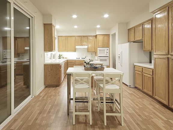 5th image of 3290 Europa St