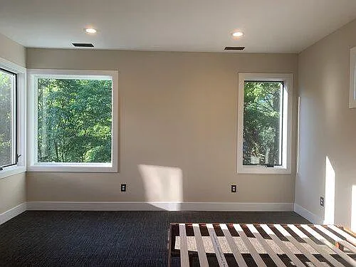 702 E Maxwell Ln — Photo 8
