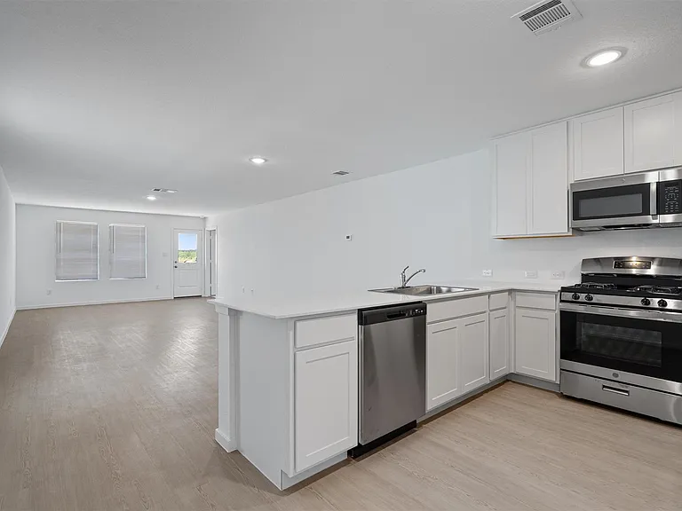 4107 El Dorado St — Photo 4