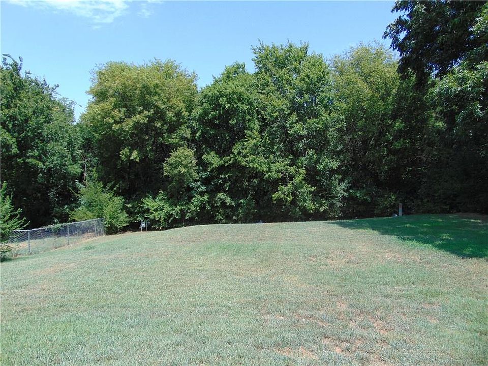 2nd image of 4709 Brookwood Dr