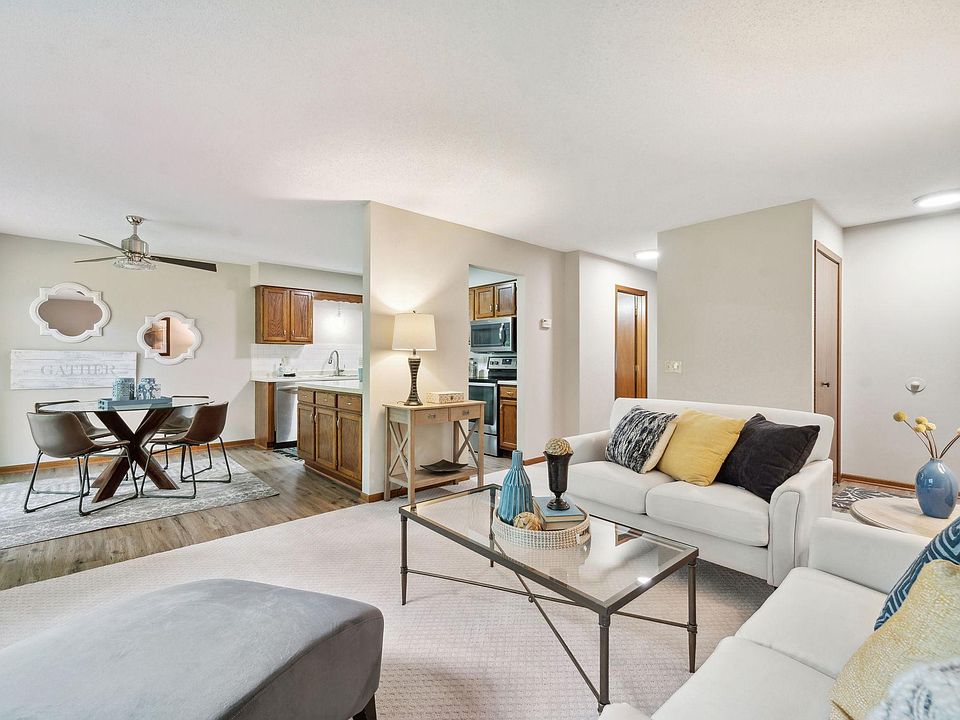 1st image of 993 Heritage Ct E #304