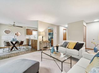 993 Heritage Ct E #304, Saint Paul, MN 55127