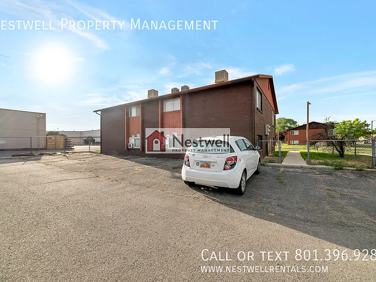1881 W Lake Park Dr #3 — Photo 31