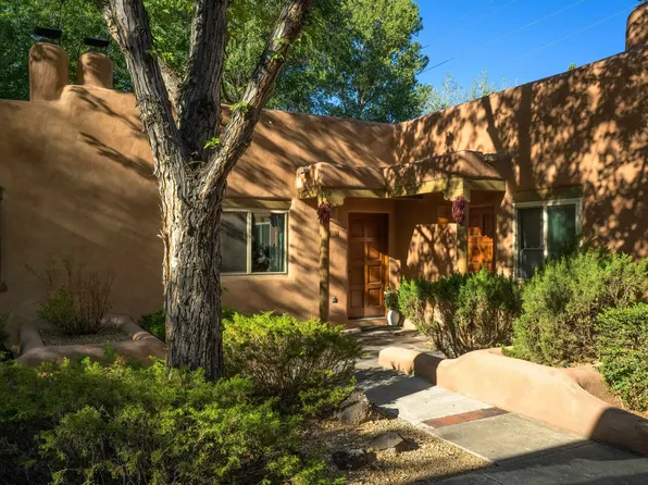 226 Kit Carson #Pinon 2, Taos, NM 87571